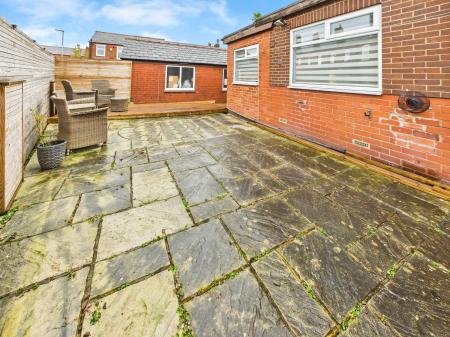 3 bedroom End of terrace house for sale in Hodges Street, Wigan, WN6