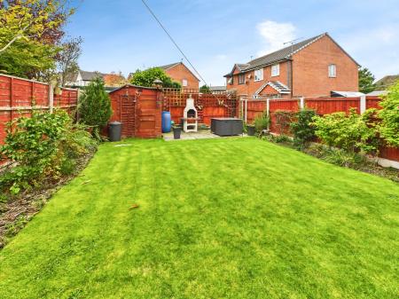 3 bedroom Semi-detached house for sale in Lee Lane, Abram, WN2