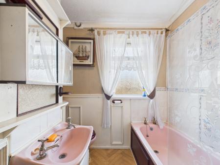 2 bedroom Terraced House for sale in Old Road, Ashton-In-Makerfield, WN4