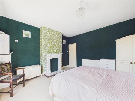 2 bedroom Terraced House for sale in Old Road, Ashton-In-Makerfield, WN4