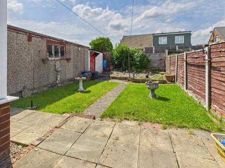 2 bedroom Semi-detached house for sale in Ruabon Crescent, Wigan, WN2