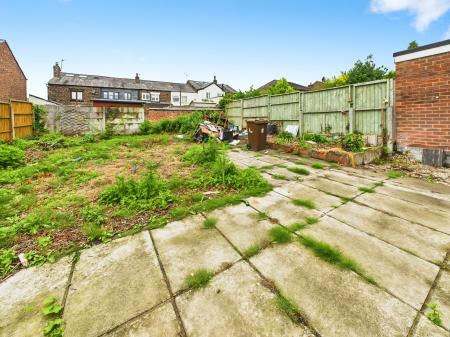 2 bedroom Semi-detached house for sale in Snowshill Drive, Wigan, WN3