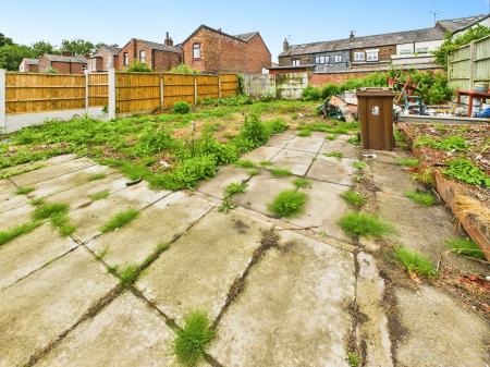 2 bedroom Semi-detached house for sale in Snowshill Drive, Wigan, WN3