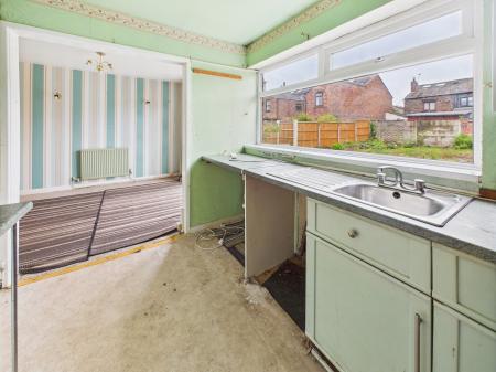 2 bedroom Semi-detached house for sale in Snowshill Drive, Wigan, WN3