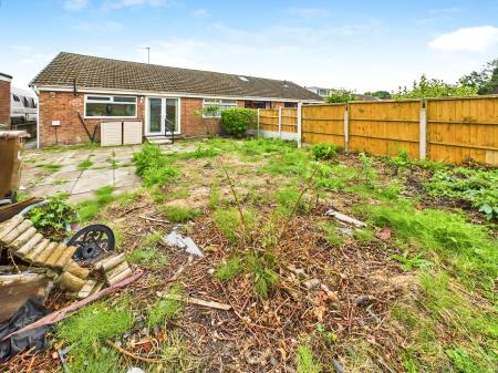 2 bedroom Semi-detached house for sale in Snowshill Drive, Wigan, WN3