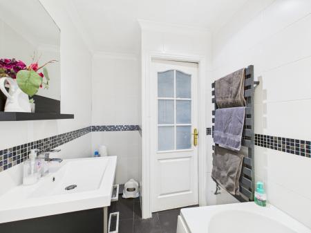 2 bedroom Terraced House for sale in Station Road, Ashton-In-Makerfield, WN4