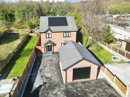 4 bedroom Detached house for sale in Whelley, Whelley, Wigan, WN2