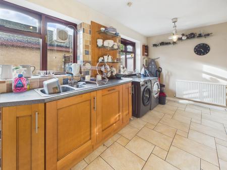 3 bedroom Detached bungalow for sale in Elnup Avenue, Shevington, Wigan, WN6