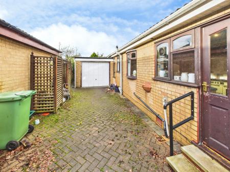3 bedroom Detached bungalow for sale in Elnup Avenue, Shevington, Wigan, WN6