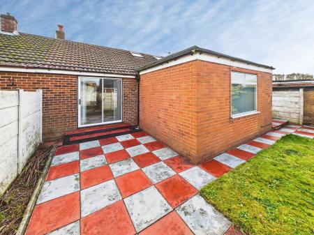 2 bedroom Bungalow for sale in Fir Tree Drive, Wigan, WN3