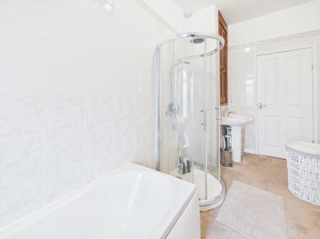 2 bedroom Terraced House for sale in Warrington Road, Abram, WN2