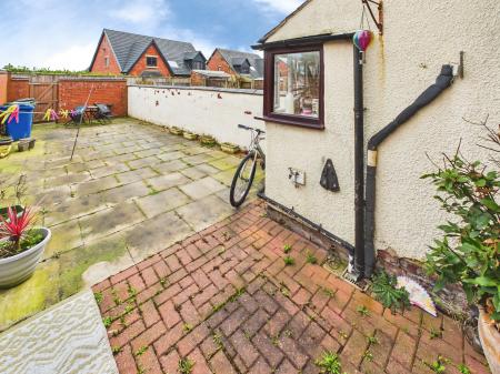 2 bedroom Terraced House for sale in Warrington Road, Abram, WN2