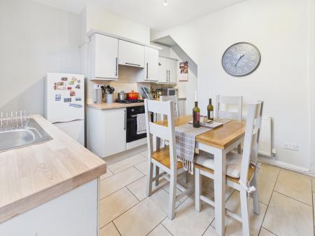 2 bedroom Terraced House for sale in Warrington Road, Abram, WN2