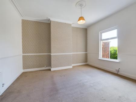 4 bedroom Terraced House to let in Park Road, Springfield, Wigan, WN1