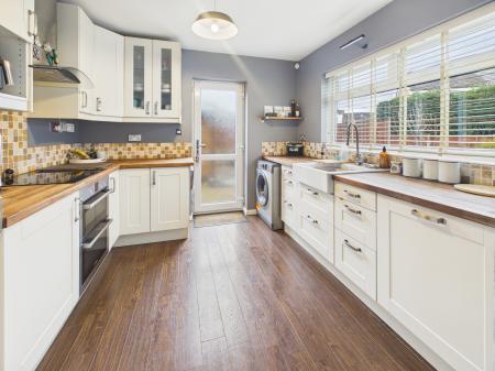 4 bedroom Semi-detached house for sale in Grebe Close, Wigan, WN3