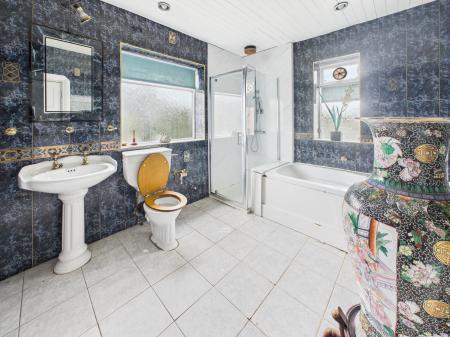 4 bedroom Detached house for sale in Whelley, Whelley, Wigan, WN1