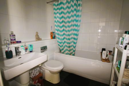 2 bedroom Flat to let in Trencherfield Mill, Wigan, WN3