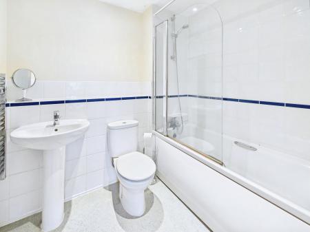 2 bedroom Flat to let in Wharfside, Heritage Way, Wigan, WN3