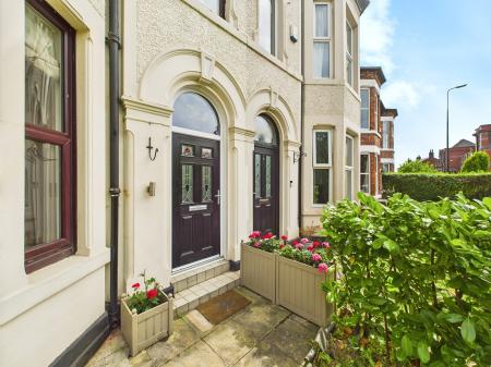 3 bedroom Semi-detached house for sale in Ormskirk Road, Wigan, WN5