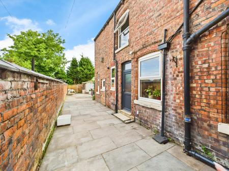 3 bedroom Semi-detached house for sale in Ormskirk road, Wigan, WN5