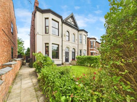 3 bedroom Semi-detached house for sale in Ormskirk Road, Wigan, WN5
