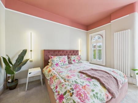 3 bedroom Semi-detached house for sale in Ormskirk road, Wigan, WN5