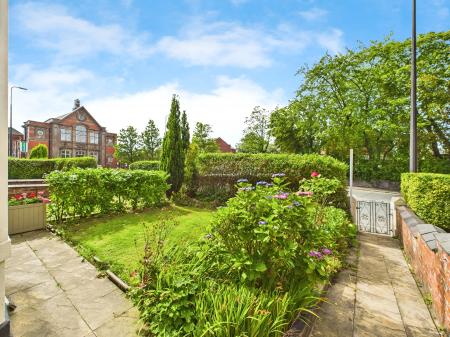 3 bedroom Semi-detached house for sale in Ormskirk road, Wigan, WN5