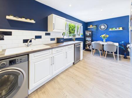 2 bedroom Flat for sale in Beaumont Grove, Orrell, WN5