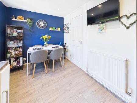 2 bedroom Flat for sale in Beaumont Grove, Orrell, WN5