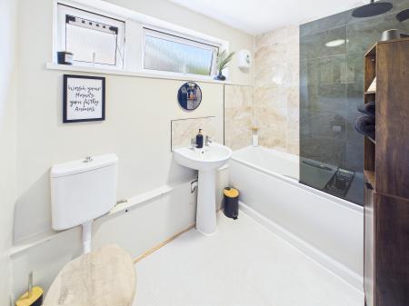 2 bedroom Flat for sale in Beaumont Grove, Orrell, WN5