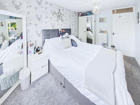 2 bedroom Flat for sale in Beaumont Grove, Orrell, WN5