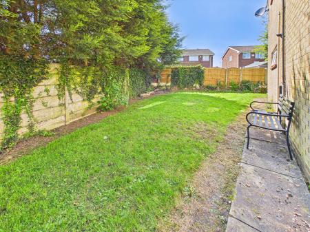 2 bedroom Flat for sale in Beaumont Grove, Orrell, WN5