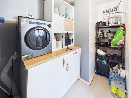 2 bedroom Flat for sale in Beaumont Grove, Orrell, WN5