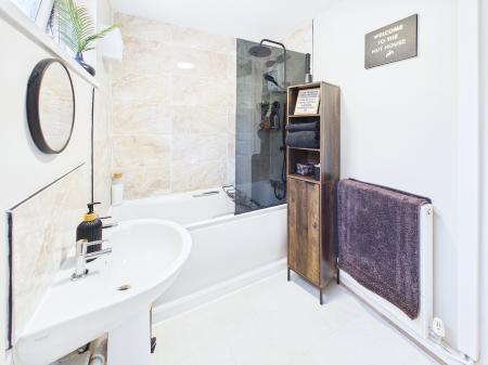 2 bedroom Flat for sale in Beaumont Grove, Orrell, WN5