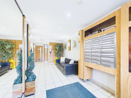 2 bedroom Flat for sale in Wigan Road, Wigan, WN1