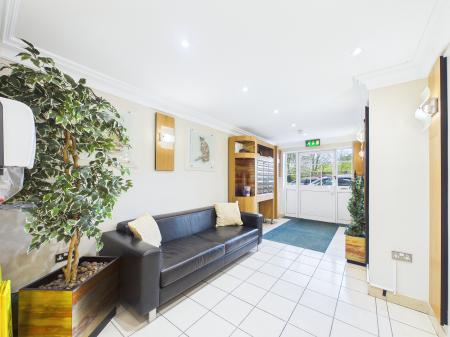 2 bedroom Flat for sale in Wigan Road, Wigan, WN1