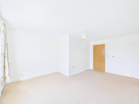 2 bedroom Flat for sale in Wigan Road, Wigan, WN1