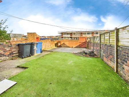 3 bedroom Terraced House to let in Warrington Road, Wigan, WN3