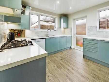 3 bedroom Bungalow to let in Coach House Drive, Shevington, WN6