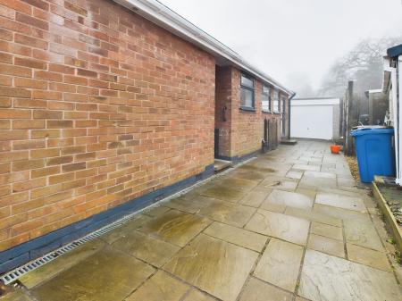 3 bedroom Bungalow to let in Coach House Drive, Shevington, WN6