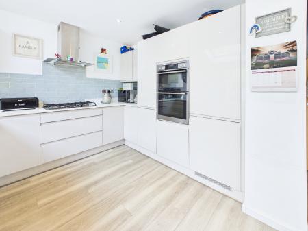 4 bedroom Detached house for sale in Broadfern, Standish, WN6