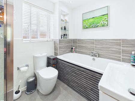 4 bedroom Detached house for sale in Broadfern, Standish, WN6