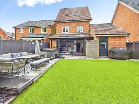 4 bedroom Detached house for sale in Broadfern, Standish, WN6