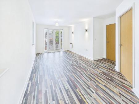 2 bedroom Flat to let in Wigan Road, Ashton-In-Makerfield, WN4