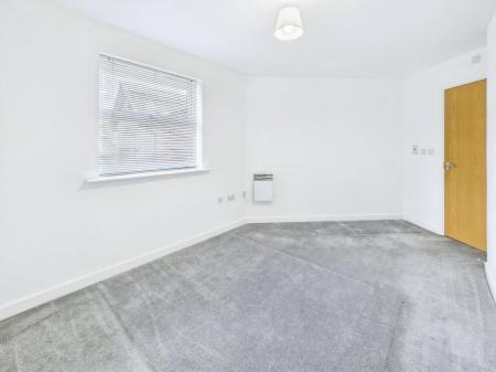 2 bedroom Flat to let in Wigan Road, Ashton-In-Makerfield, WN4