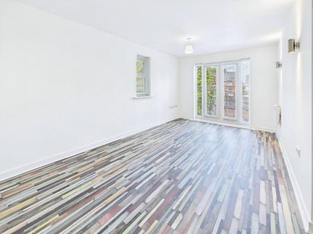 2 bedroom Flat to let in Wigan Road, Ashton-In-Makerfield, WN4