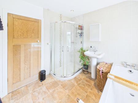 2 bedroom End of terrace house for sale in Ormskirk Road, Up Holland, WN8