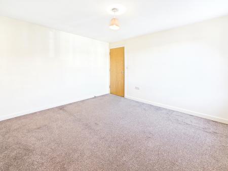 2 bedroom Flat to let in Woodlands Hall, Whelley, Wigan, WN1