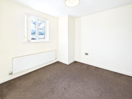 2 bedroom Flat to let in Woodlands Hall, Whelley, Wigan, WN1