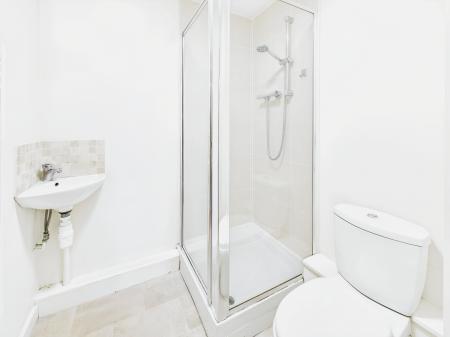 2 bedroom Flat to let in Woodlands Hall, Whelley, Wigan, WN1